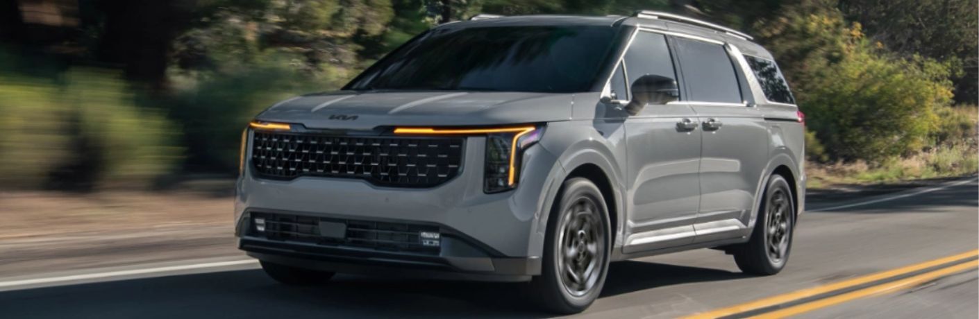 2025 Kia Carnival MPV Hybrid front and side view