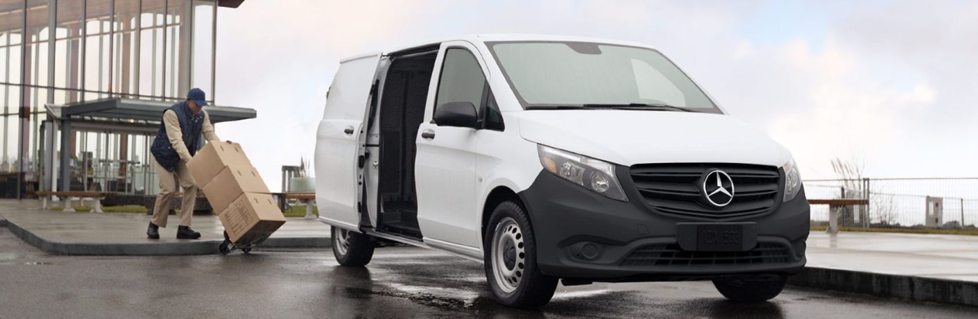 2023 Mercedes-Benz Metris side and front view