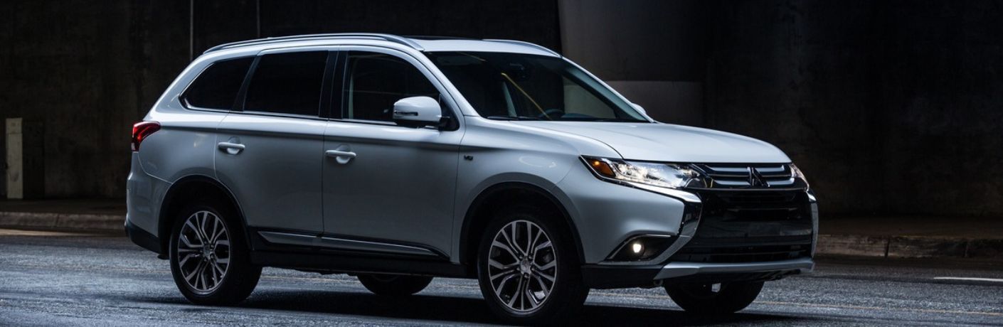 Sideview of the 2018 Mitsubishi Outlander