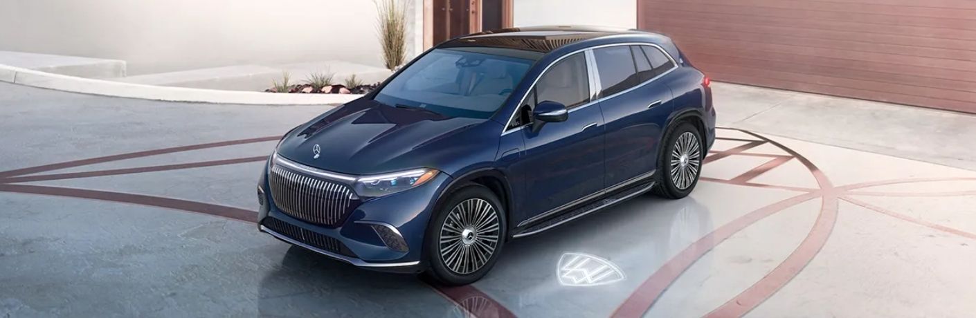 Front three-quarter view of the 2024 Mercedes-Maybach SUV parked