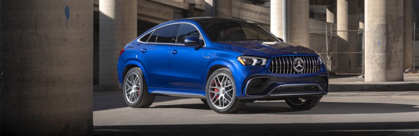 Front three-quarter view of the 2024 Mercedes-AMG GLE 63 S Coupe