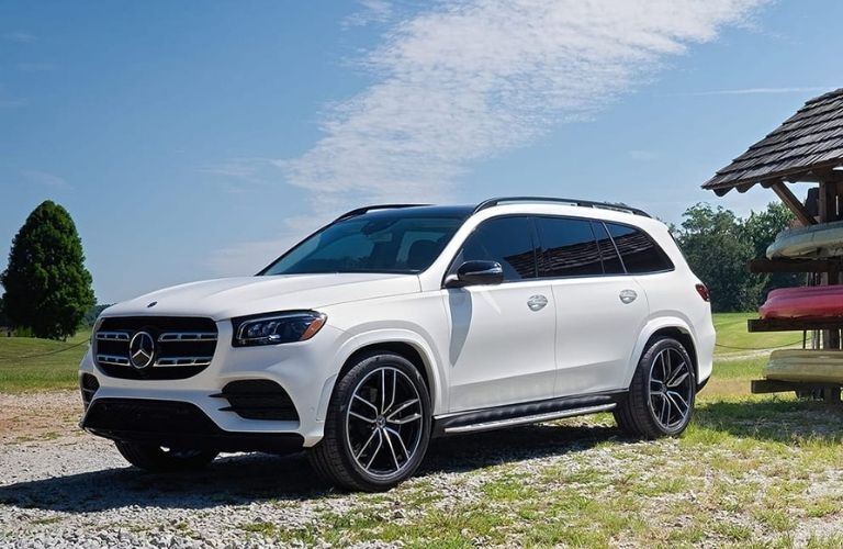 2022 Mercedes-Benz GLS Class exterior front side view