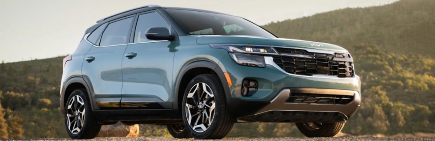 Front three-quarter view of the 2024 Kia Seltos