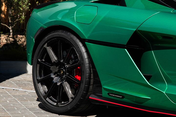 Revuelto interior cabin