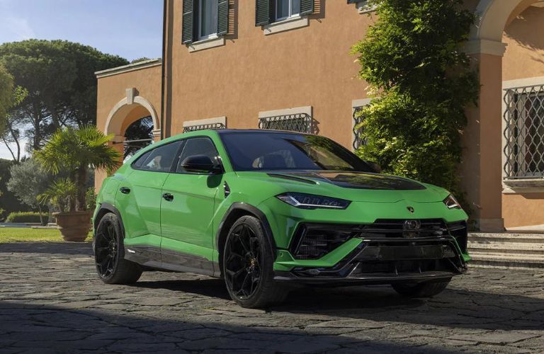 Front quarter view of the New Lamborghini Urus Performante Green