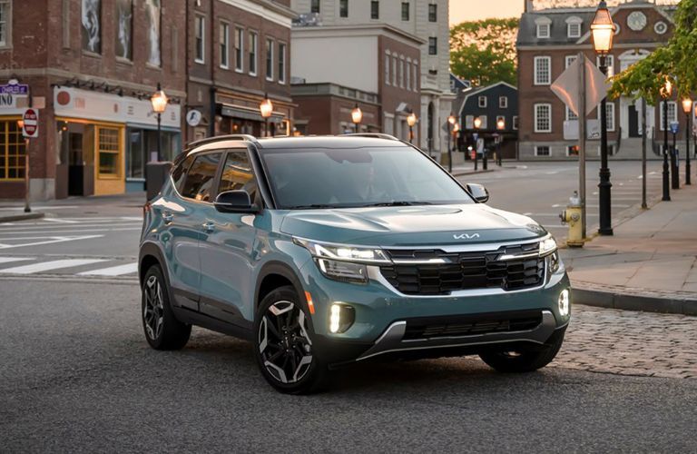 diagonal front view image of the 2025 Kia Seltos