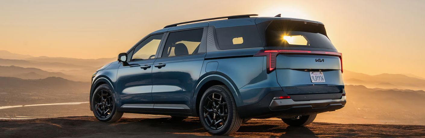 Rear view of the 2026 Kia Carnival MPV Blue