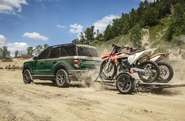 Ford Bronco toeing bikes