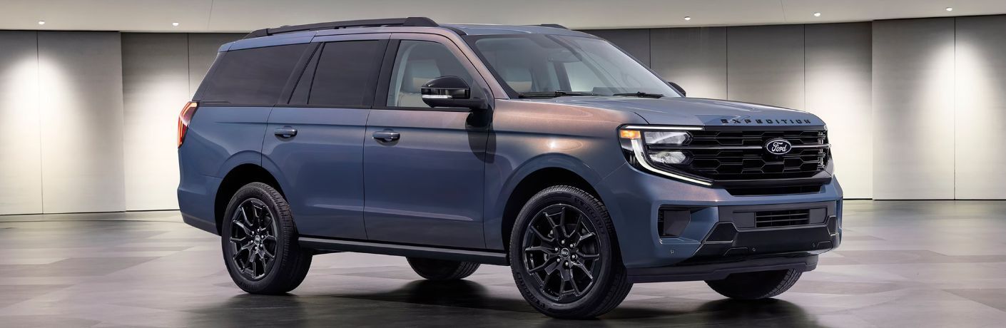 2027 Ford Expedition side and front view