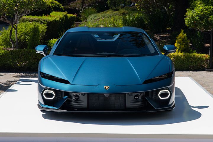 Revuelto interior cabin