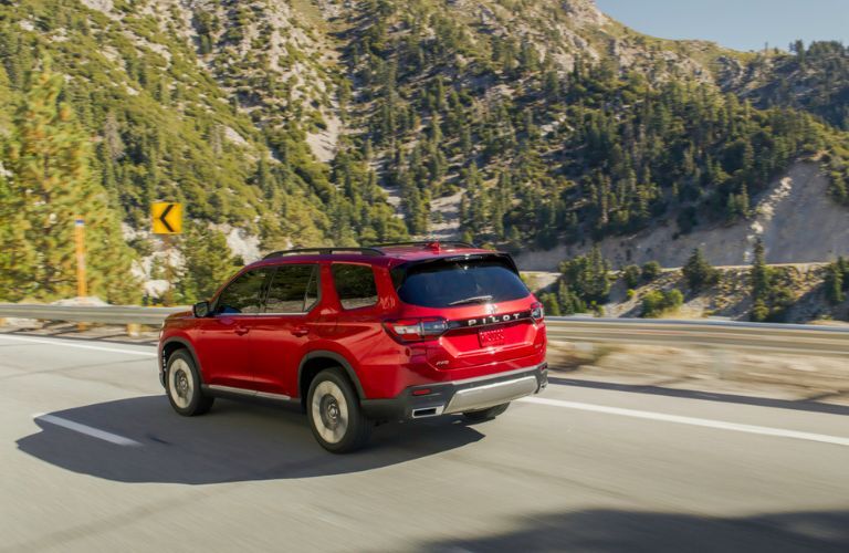 Rear view of the 2026 Honda Pilot