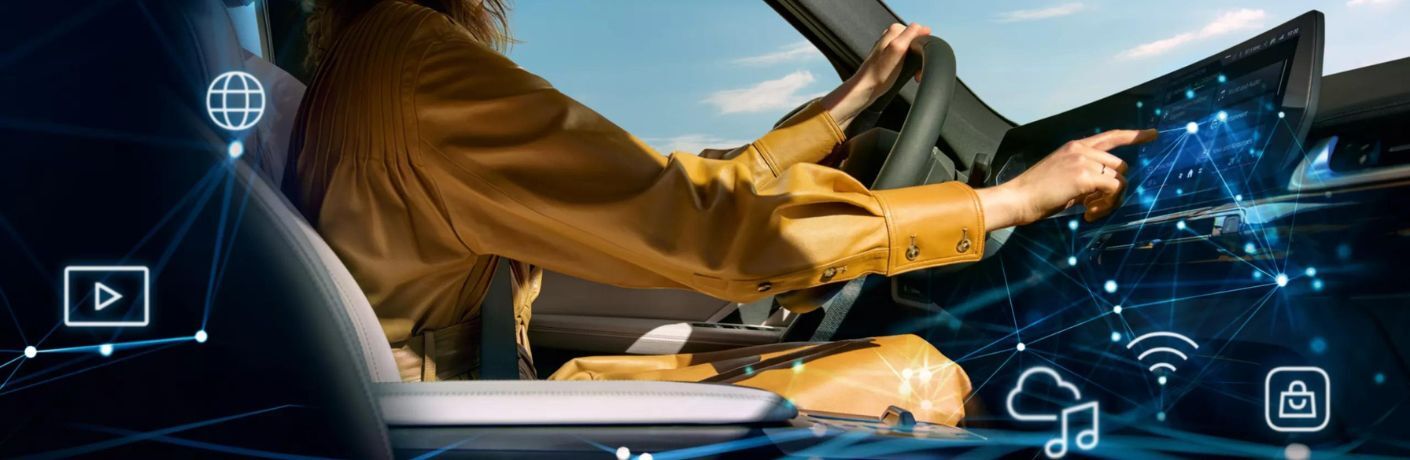 Connectivity of the 2025 BMW M5 Sedan