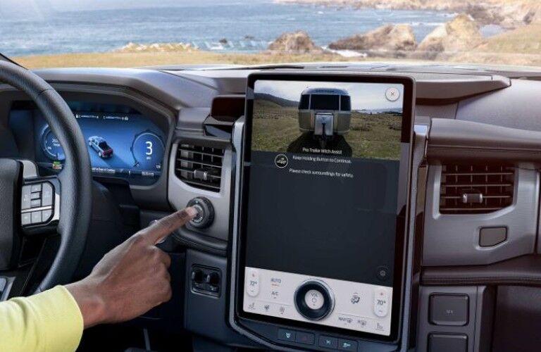 2022 FordF-150 Lightning XLT display screen