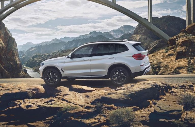 2021 BMW X3 rear and side view