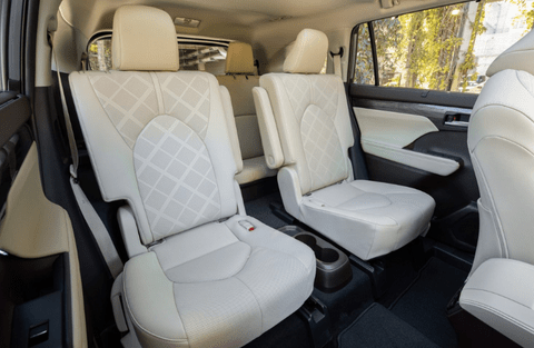 2022 Toyota Highlander second-row seats