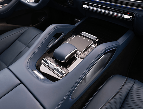 GLE SUV controls in MANUFAKTUR special upholstery in Exclusive nappa leather yacht blue