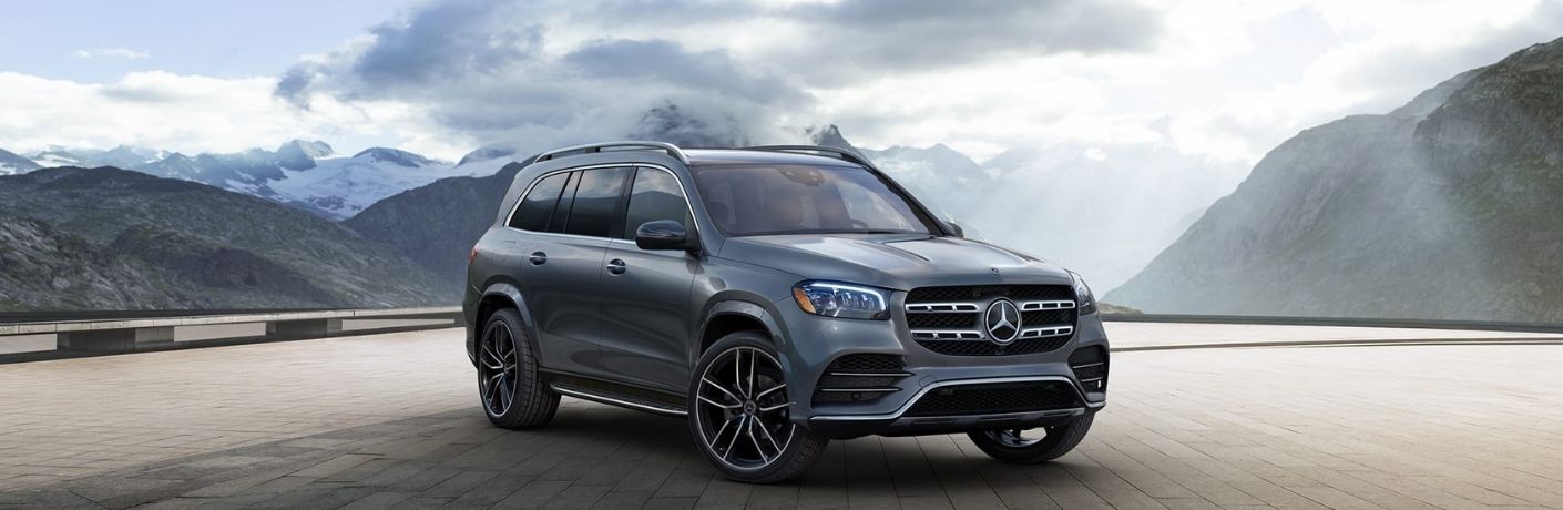 2022 MB GLS 450 SUV side and front view