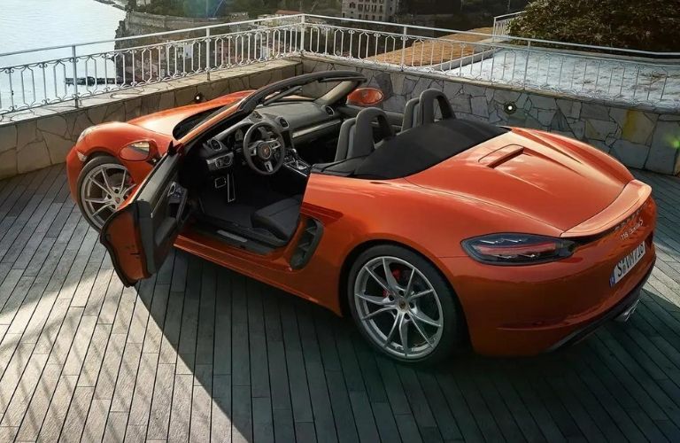 2022 Porsche 718 Cayman exterior side view