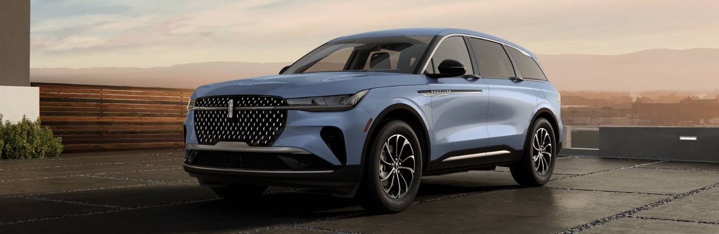 2026 Lincoln Nautilus front and side view