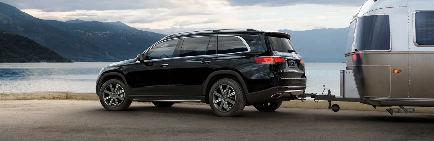 2024 Mercedes-Benz GLS 580 towing a trailer