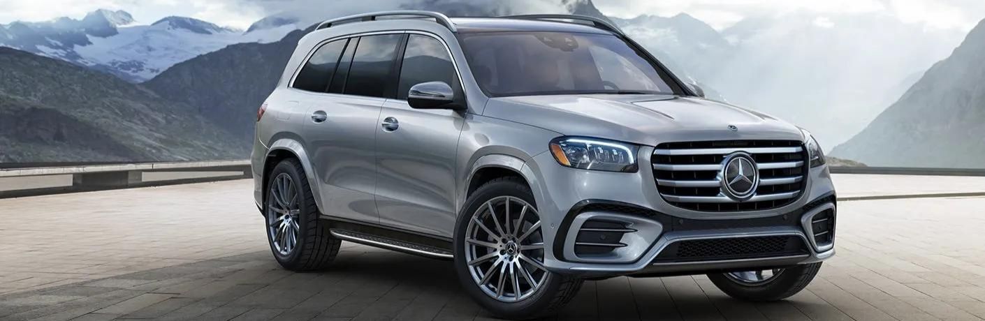 Front-quarter view of the 2025 Mercedes-Benz GLS 450 SUV Gray