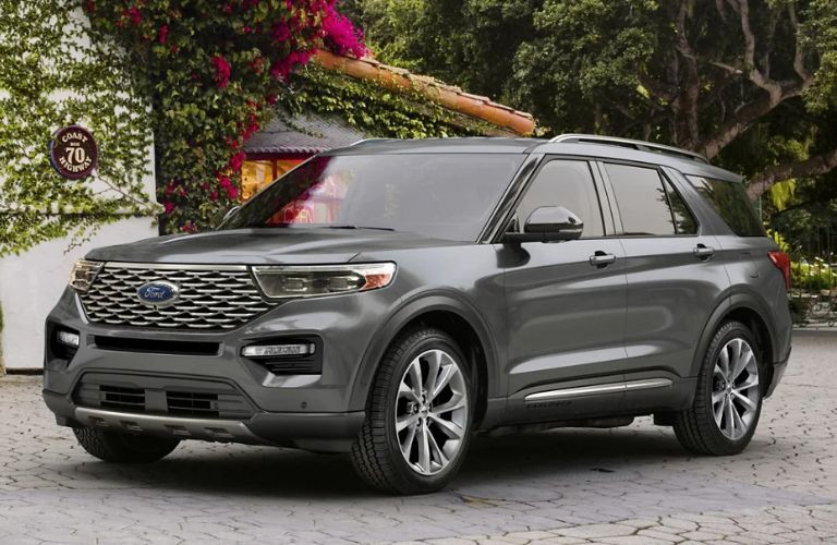 2022 Ford Explorer front and side view