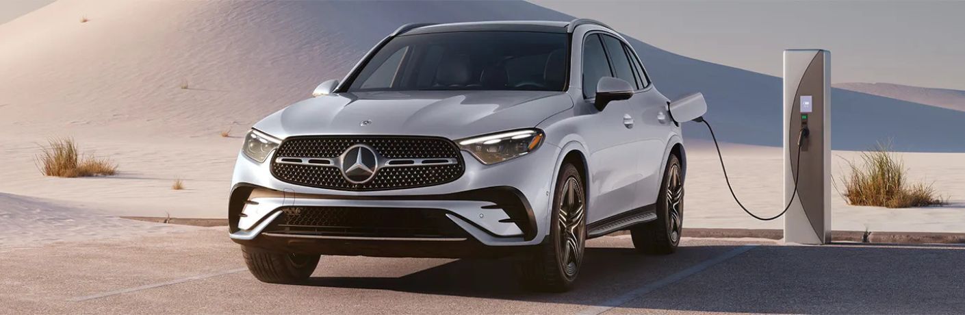 Front-quarter view of the 2025 Mercedes-Benz GLC 300 4MATIC SUV White