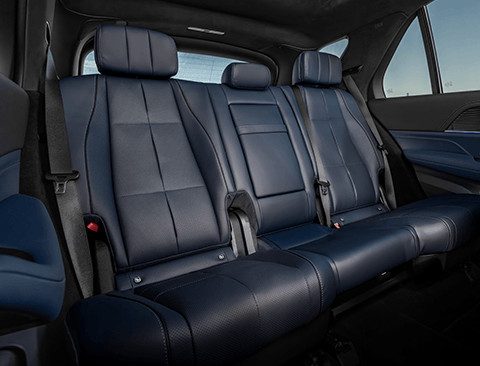 The interior of a GLE SUV in MANUFAKTUR special upholstery in Exclusive nappa leather yacht blue