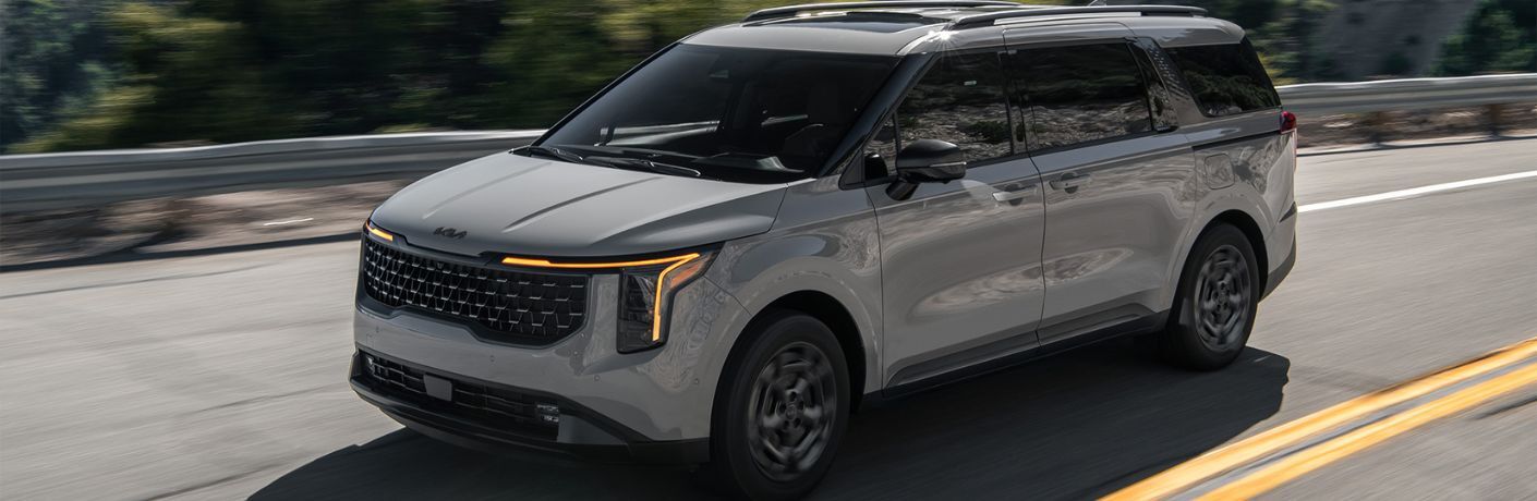 2025 Kia Carnival MPV Hybrid exterior side view