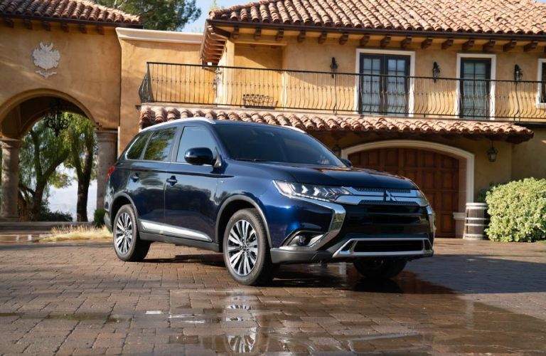 Front Quarter View of the 2019 Mitsubishi Outlander