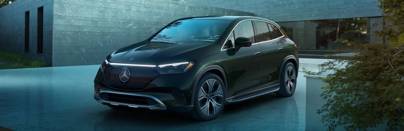 2025 Mercedes-Benz EQE SUV front quarter view