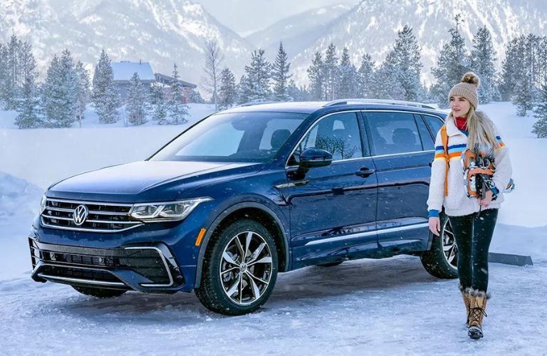 2023 Volkswagen Tiguan front and side view