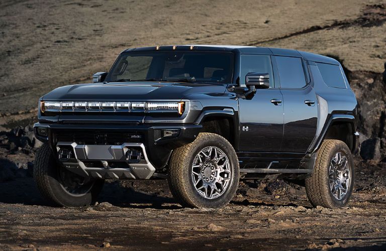 2025 GMC Hummer EV SUV exterior front side view