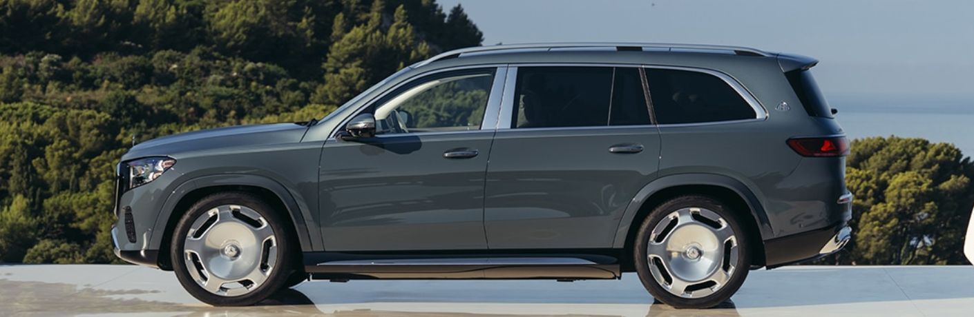 2027 Mercedes-Maybach GLS 680 exterior side view