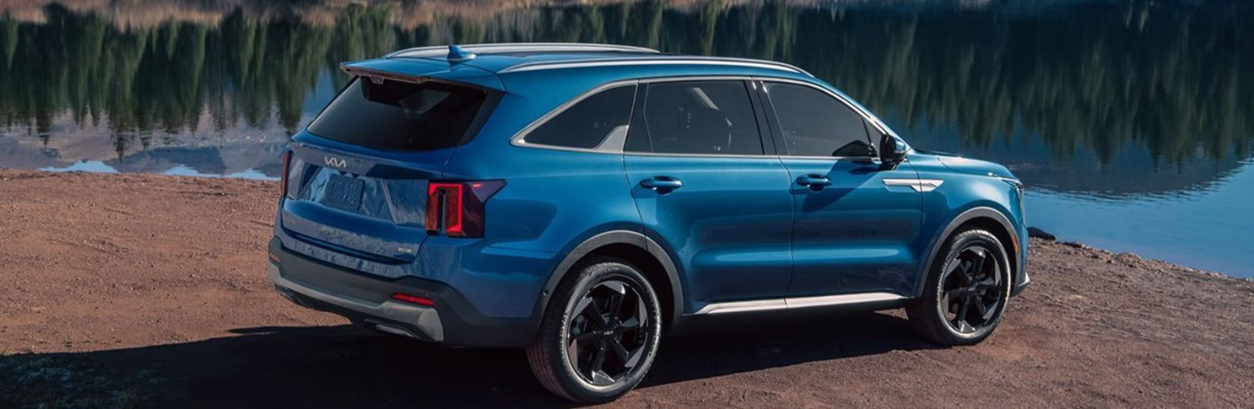 Rear Quarter view of the 2025 Kia Sorento Hybrid