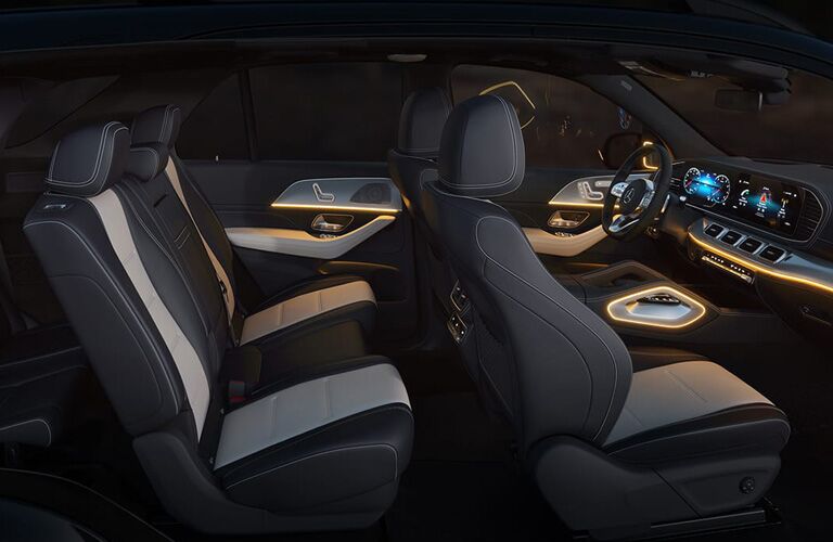 2020 MB GLE interior side view of all seats