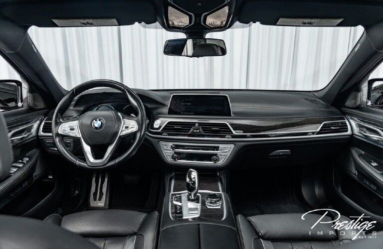 2017 BMW 7 Series 740i Interior Cabin Dashboard