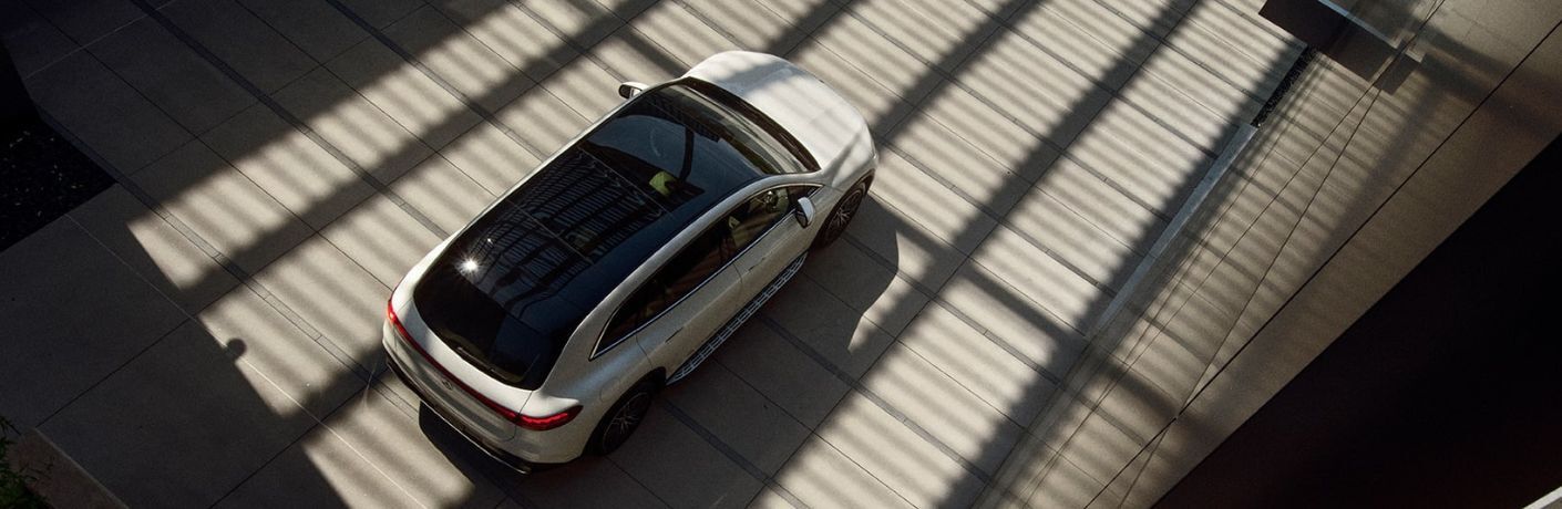 Top-angle view of the 2023 Mercedes-Benz EQS 580 4MATIC® SUV