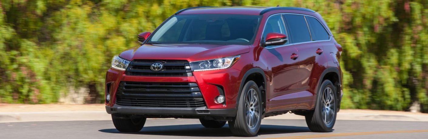 2017 Toyota Highlander on road
