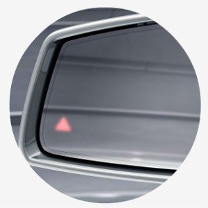 Does the CLA 250 have blind spot assist?