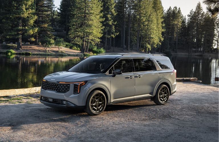 2025 Kia Carnival HEV exterior side view