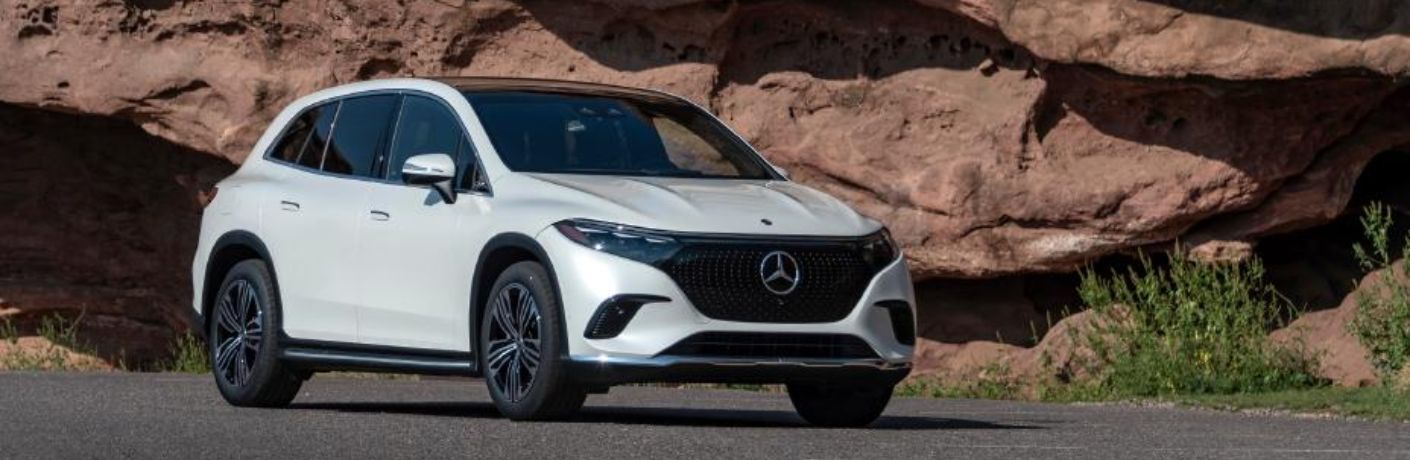 front quarter view of the 2023 Mercedes-Benz EQS SUV