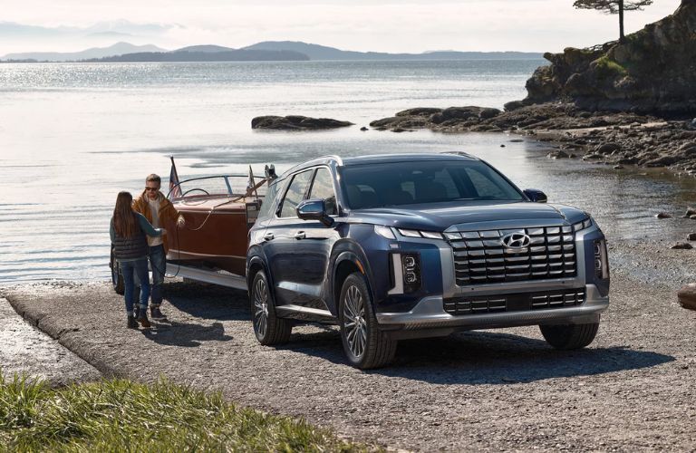2025 Hyundai Palisade towing a boat