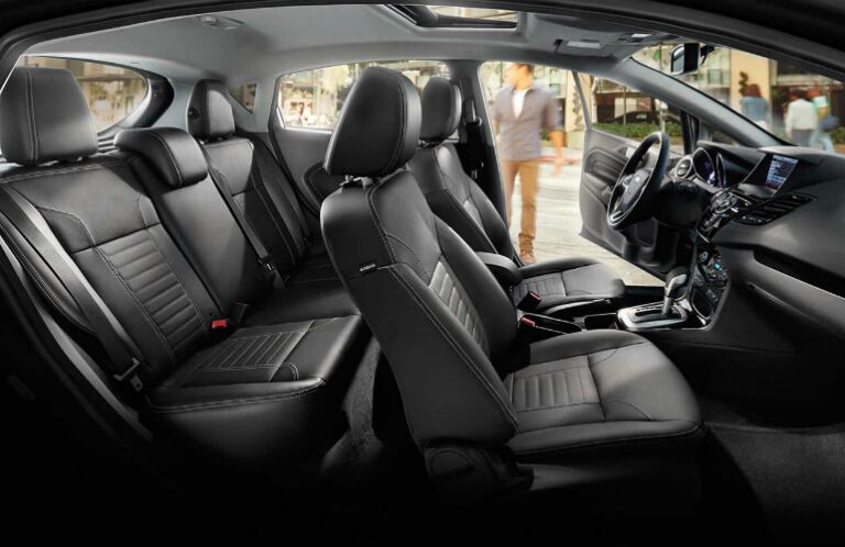 When you compare the 2016 Ford Fiesta vs 2016 Hyundai Accent, it becomes clear that the Fiesta is by far the more superior vehicle!