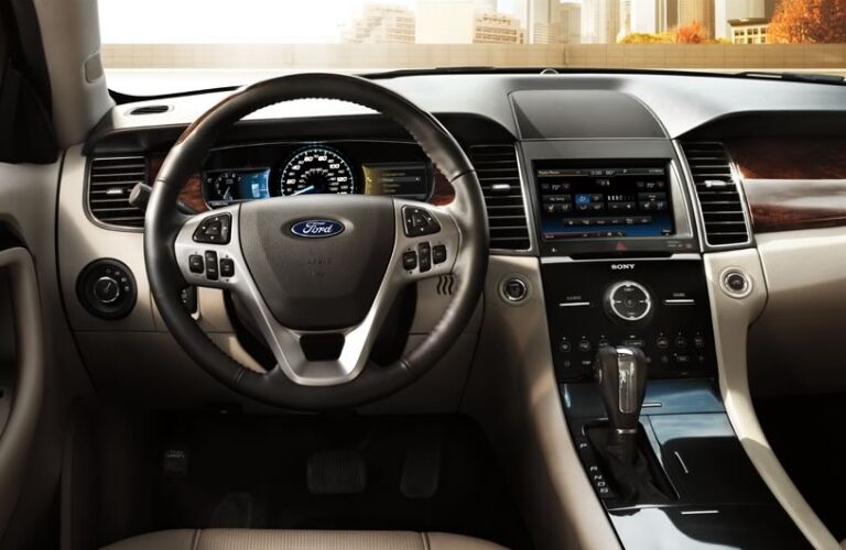 2016 Ford Taurus vs 2016 Nissan Maxima