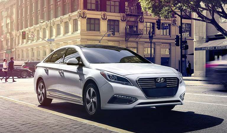 2017 Hyundai Sonata Hybrid Exterior Passenger Side Front Profile