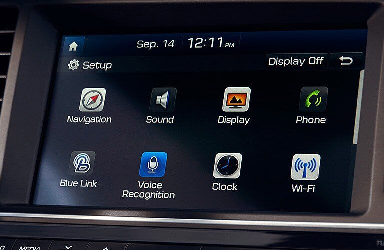 2017 Hyundai Elantra tech and safety features
