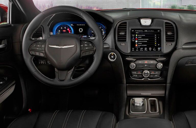 Used Chrysler 300 technology features and luxury options