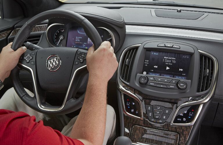 2016 Buick Lacrosse Vs 2016 Toyota Avalon