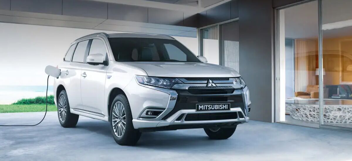Performance 2022 MITSUBISHI OUTLANDER PHEV Performance